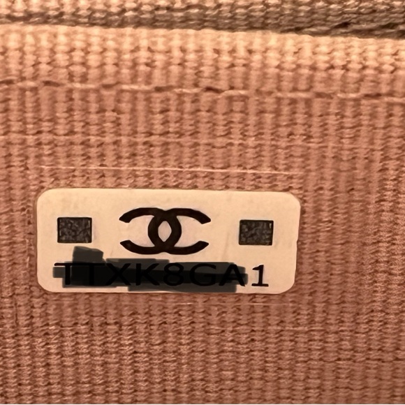 NWT 2024 CHANEL PINK CLASSIC ZIP AROUND CARD HOLDER - Picture 6 of 7
